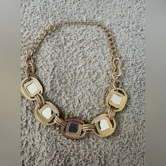 Vintage Gold-Tone Chunky Statement Necklace with Teal/Emerald Faceted Stones - Picture 6 of 7